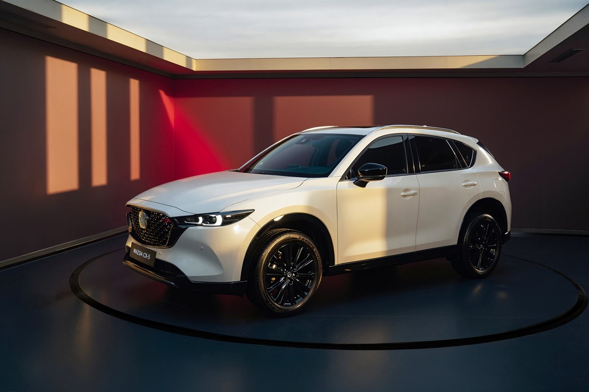 CX-5 trưng bày tại showroom Mazda Flagship.