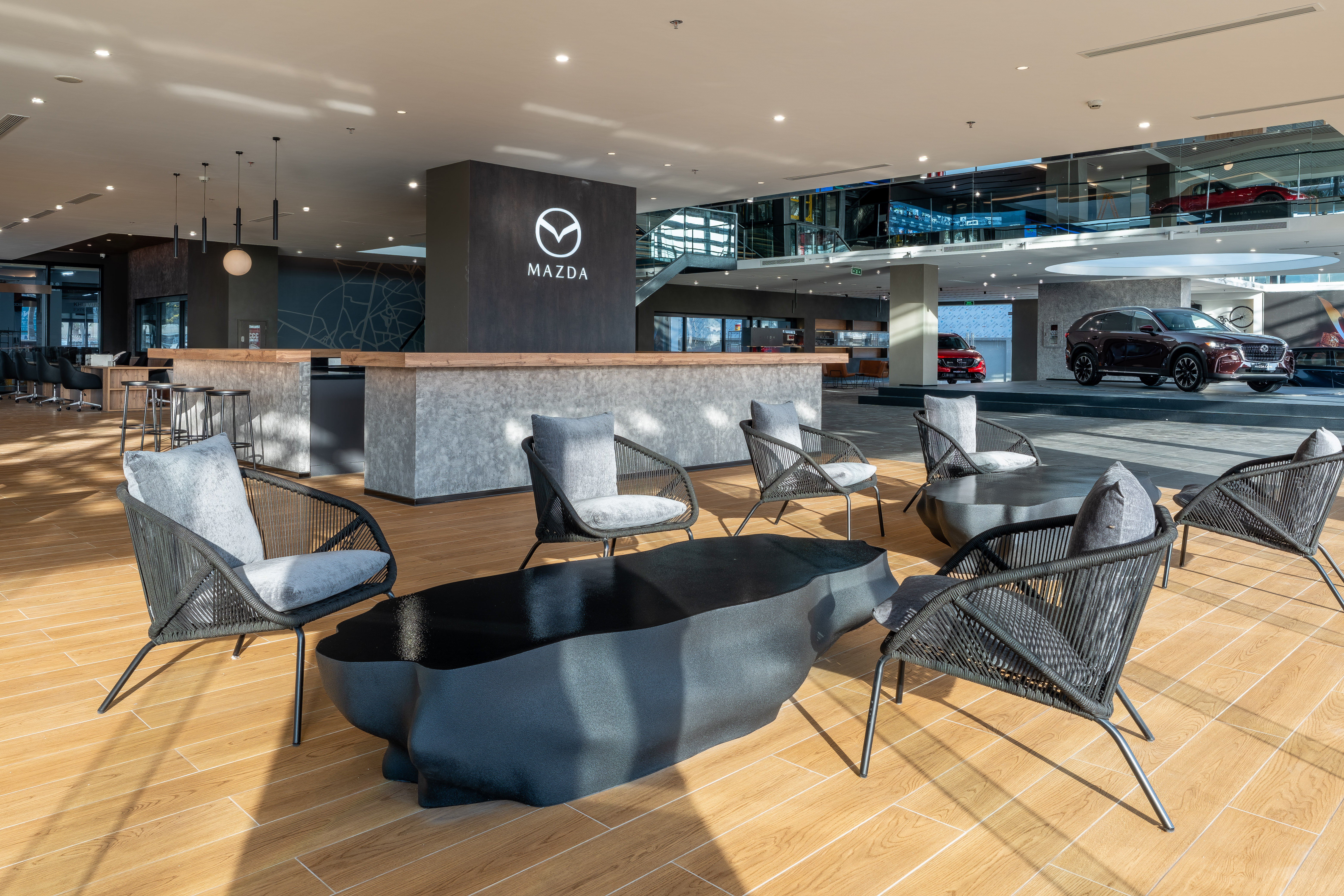 Hướng dẫn trải nghiệm showroom Mazda Flagship